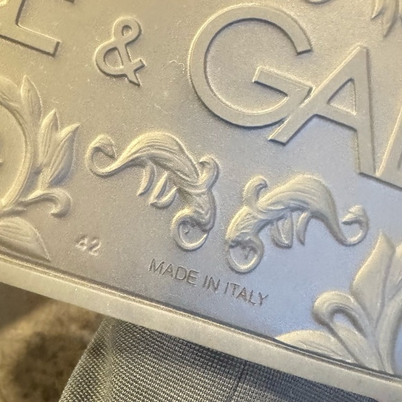 Dolce & Gabbana Unisex Slip on Sandals, New black and gold color size 9 US/42EU. - Picture 2 of 7